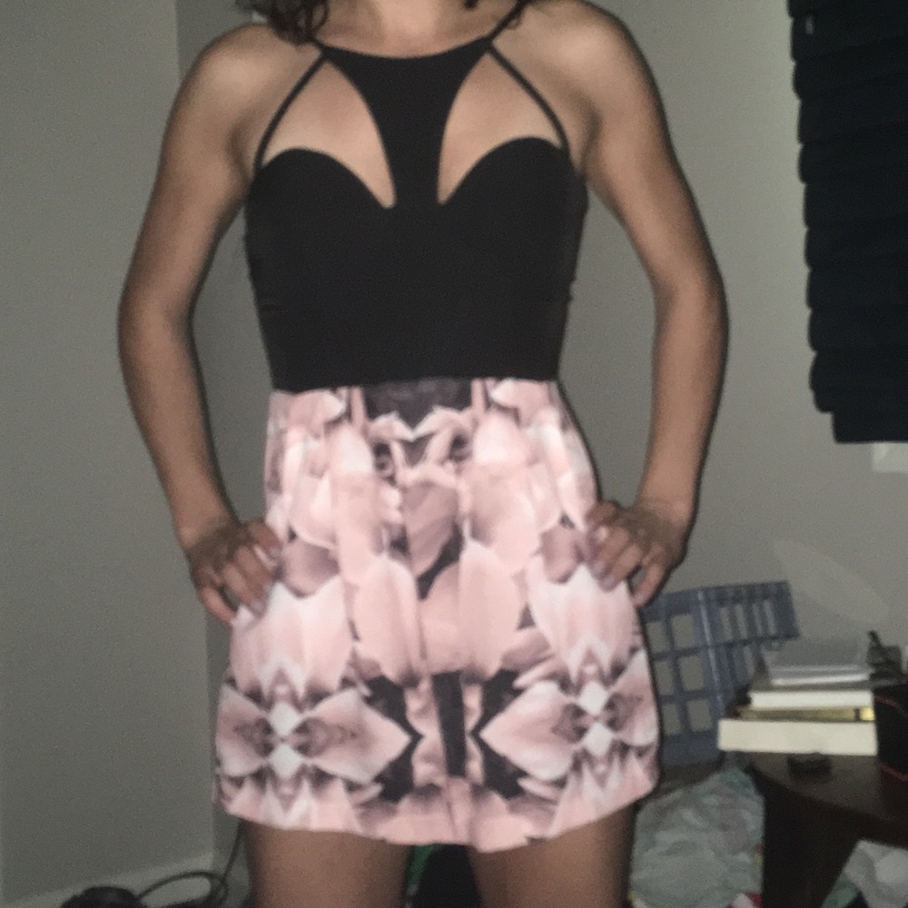 Romper - Picture 3 of 5